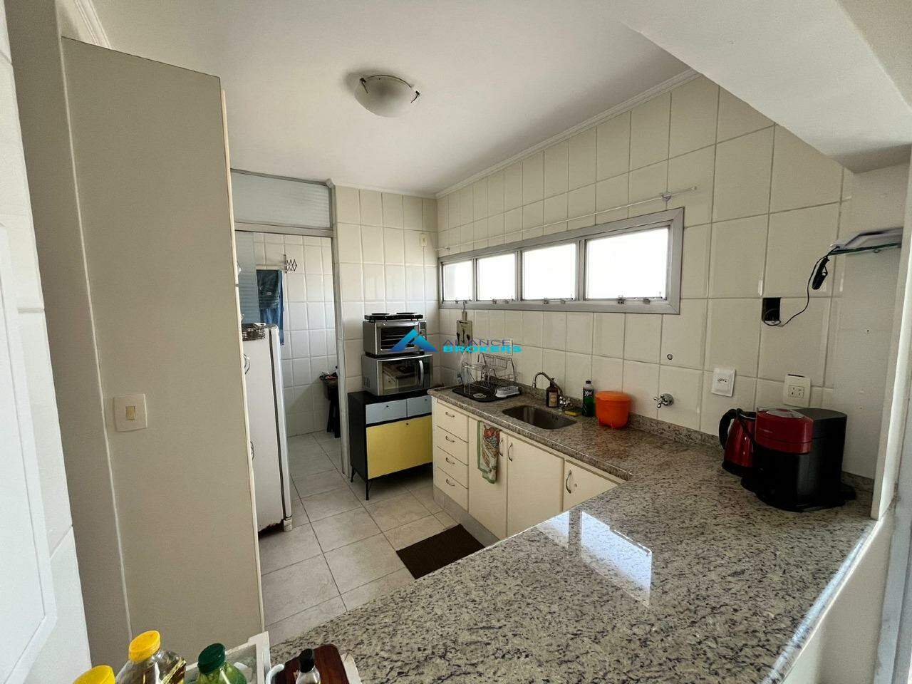 Apartamento à venda com 1 quarto, 60m² - Foto 6