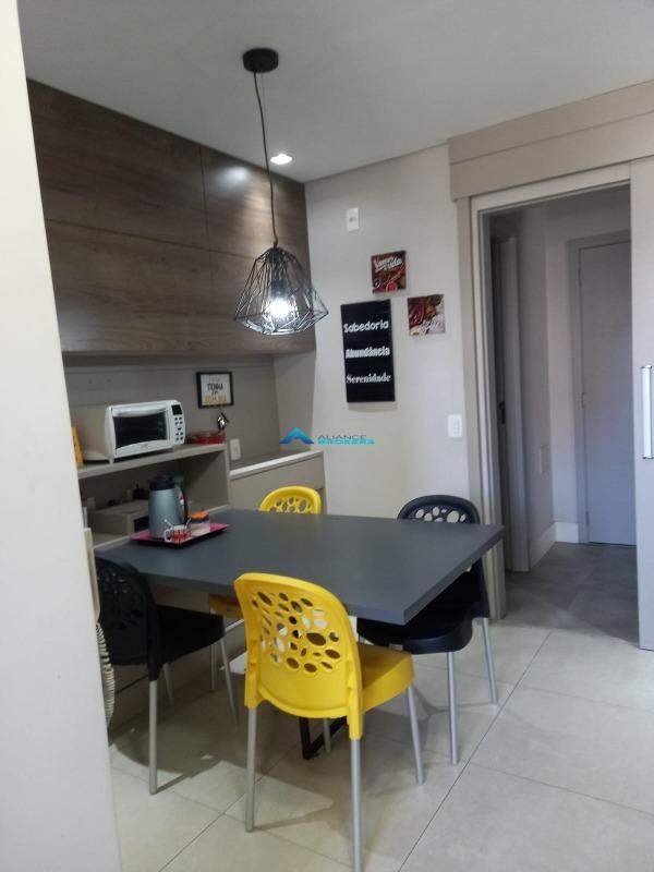 Apartamento à venda com 3 quartos, 122m² - Foto 10