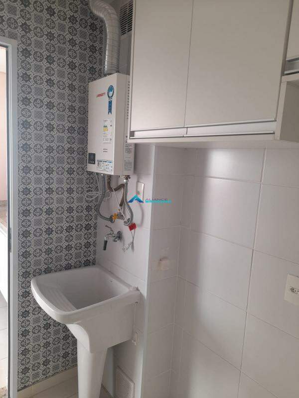 Apartamento à venda com 2 quartos, 69m² - Foto 7