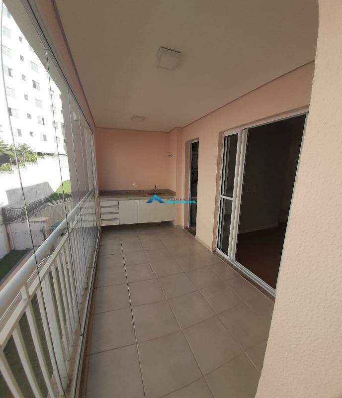 Apartamento à venda com 2 quartos, 69m² - Foto 8