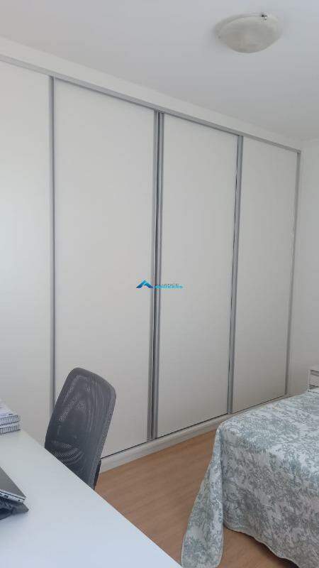 Apartamento à venda com 3 quartos, 90m² - Foto 18