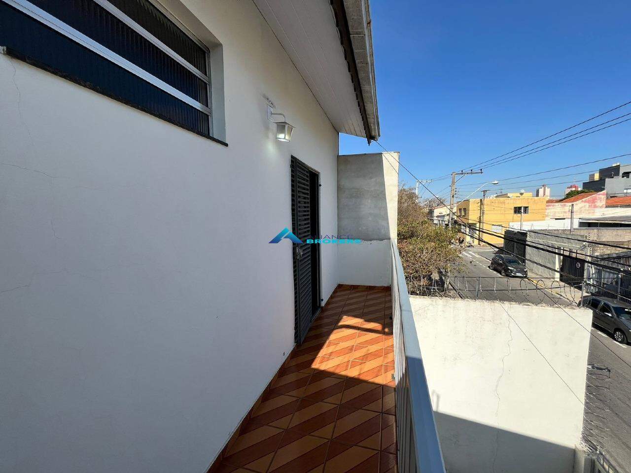 Casa para alugar com 3 quartos, 222m² - Foto 1