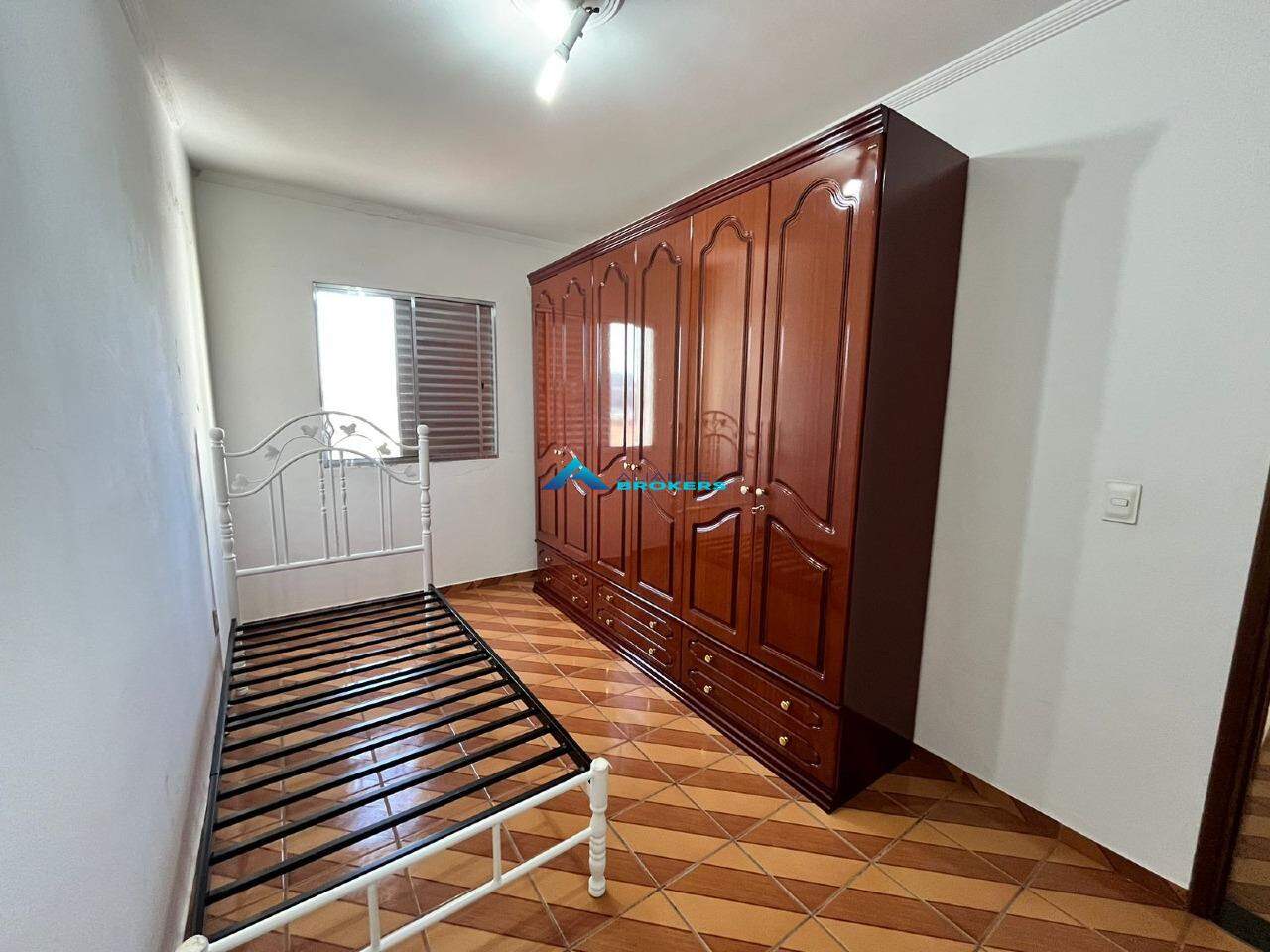 Casa para alugar com 3 quartos, 222m² - Foto 23