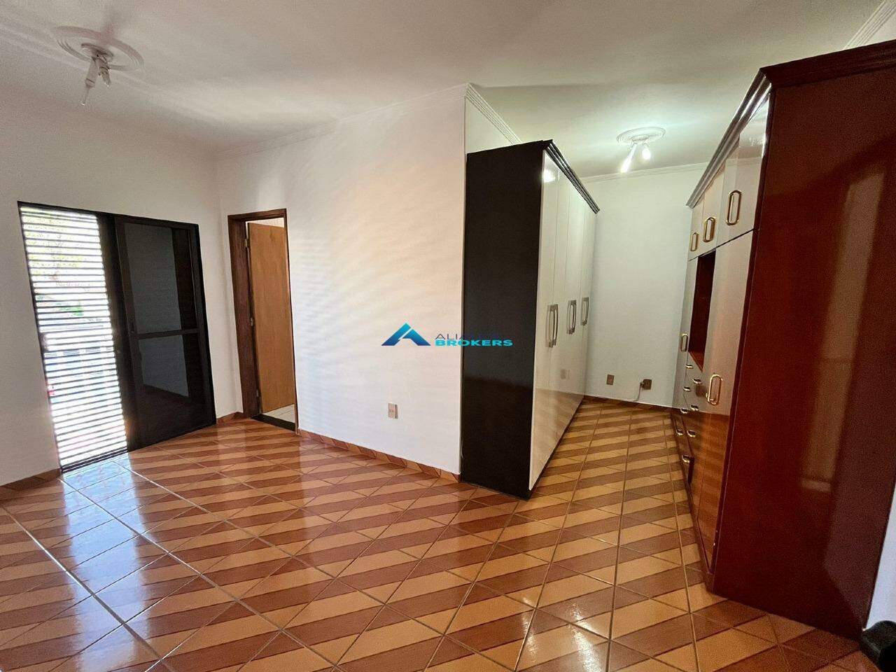 Casa para alugar com 3 quartos, 222m² - Foto 25