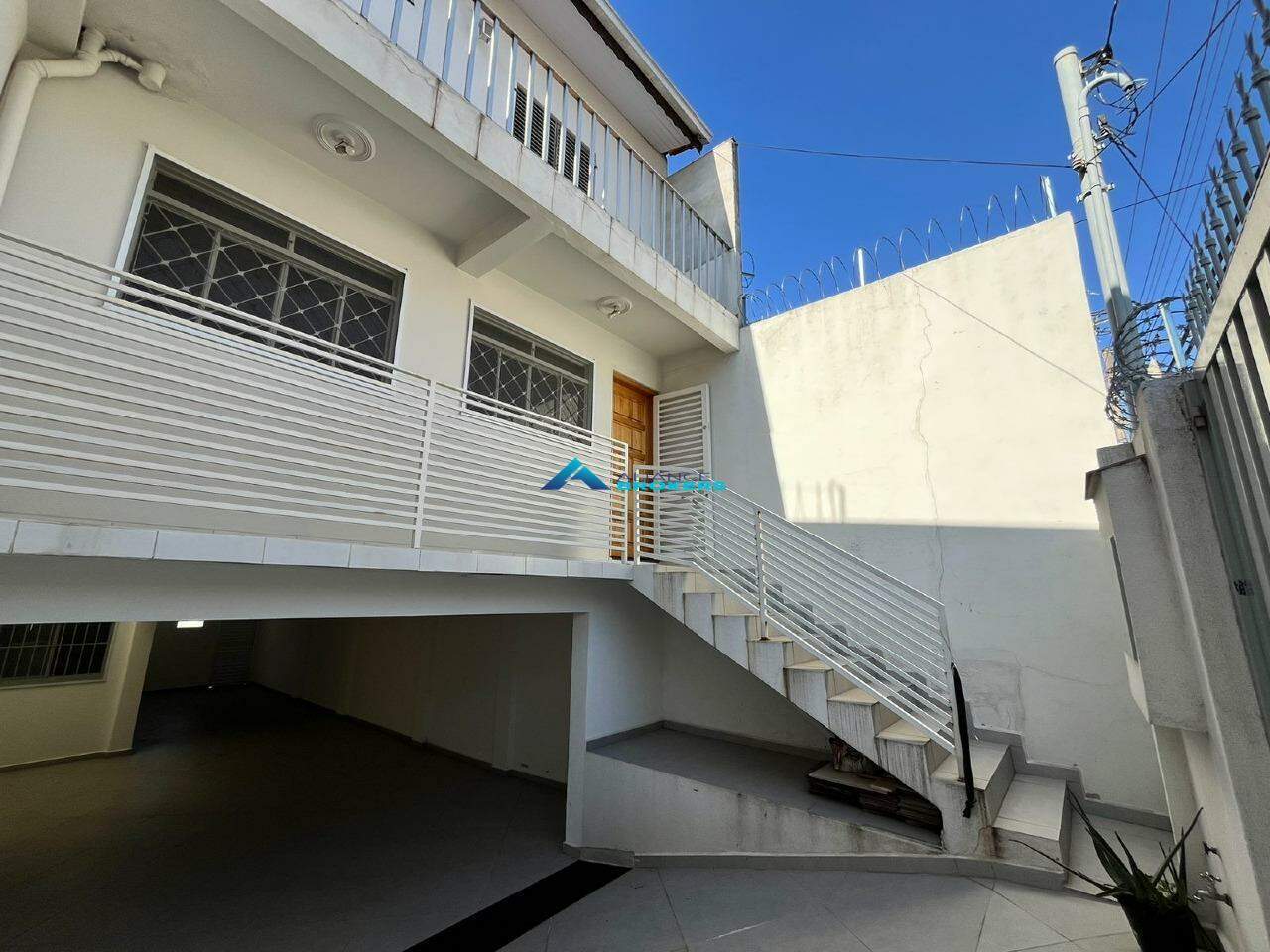 Casa para alugar com 3 quartos, 222m² - Foto 29