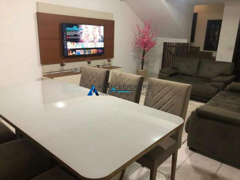 Casa à venda com 3 quartos, 155m² - Foto 1