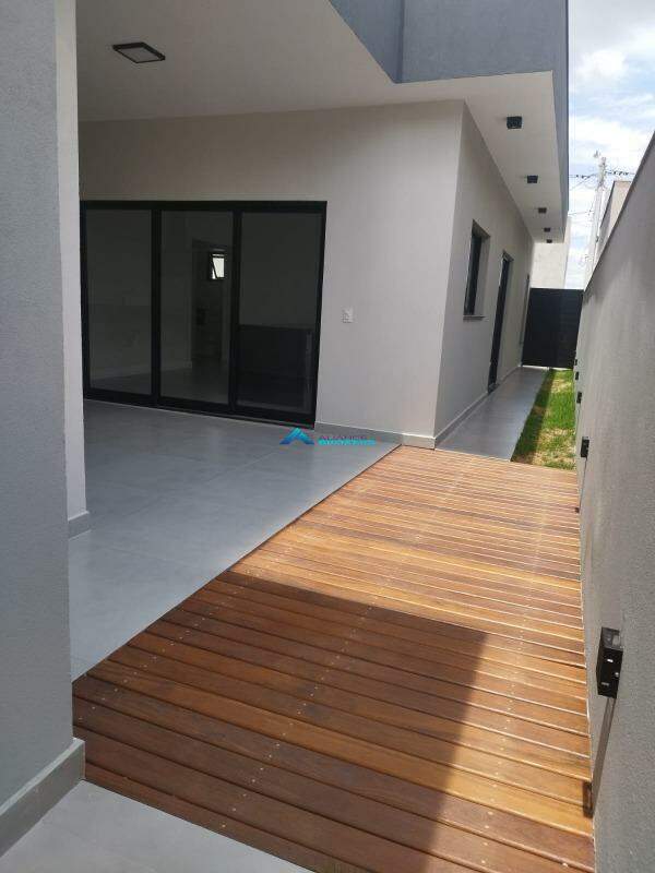 Casa de Condomínio à venda com 3 quartos, 166m² - Foto 1