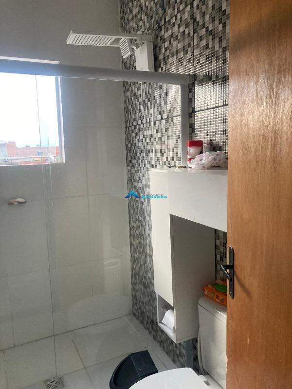 Casa à venda com 4 quartos, 200m² - Foto 14