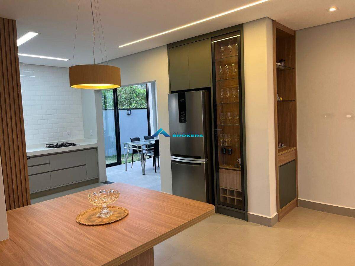 Casa à venda com 4 quartos, 175m² - Foto 6