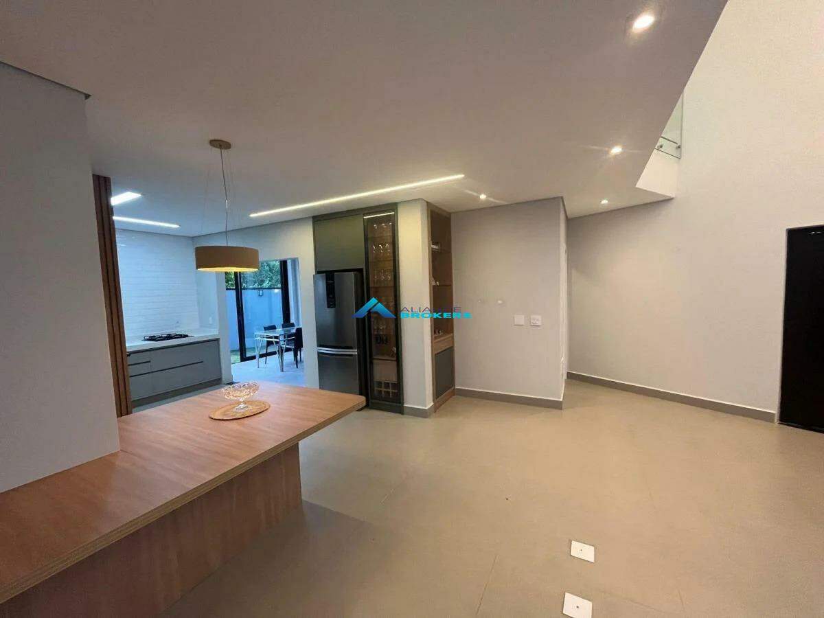 Casa à venda com 4 quartos, 175m² - Foto 5