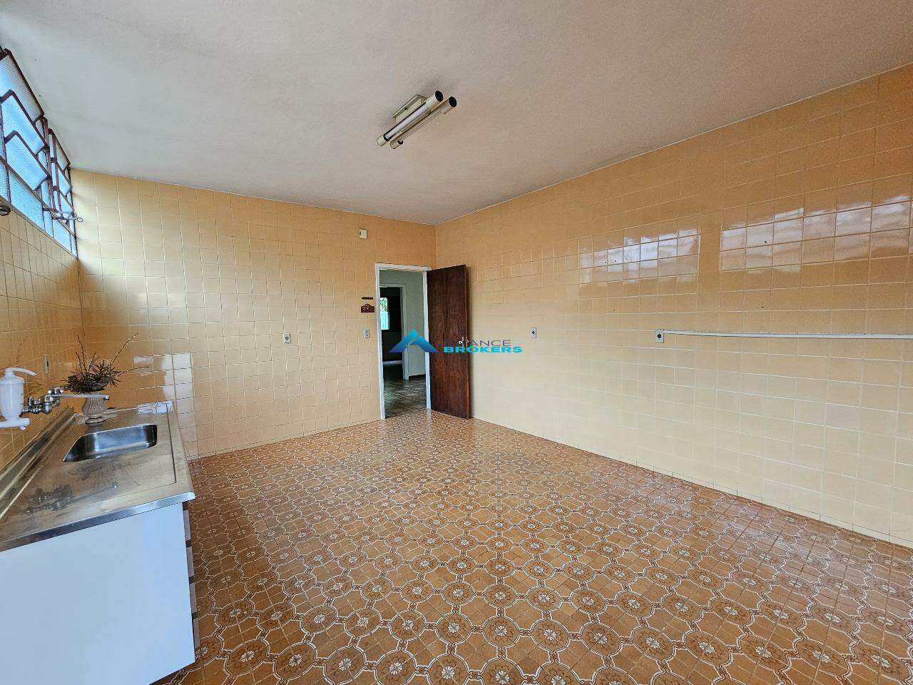 Casa à venda com 5 quartos, 297m² - Foto 11