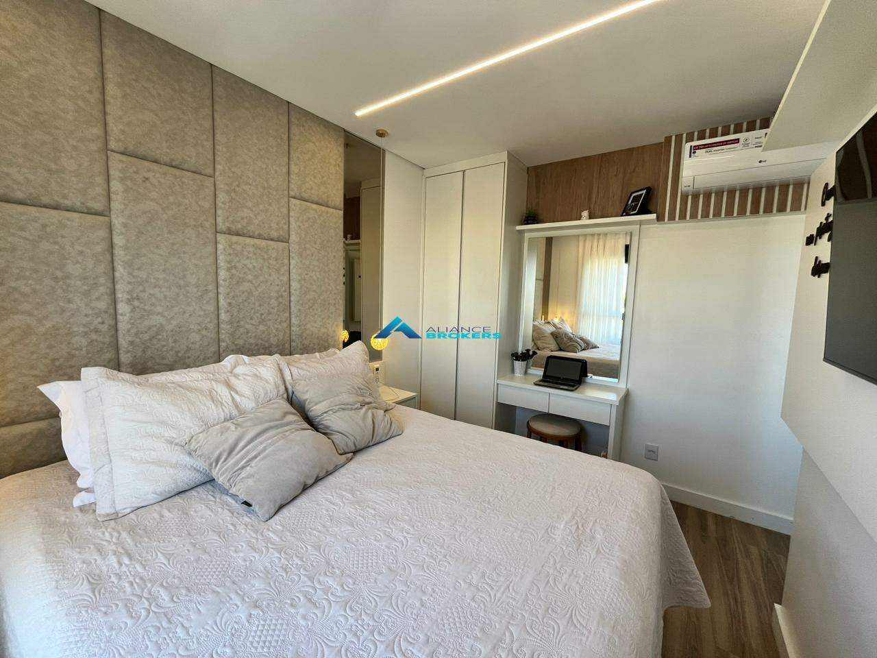 Apartamento à venda com 2 quartos, 74m² - Foto 19