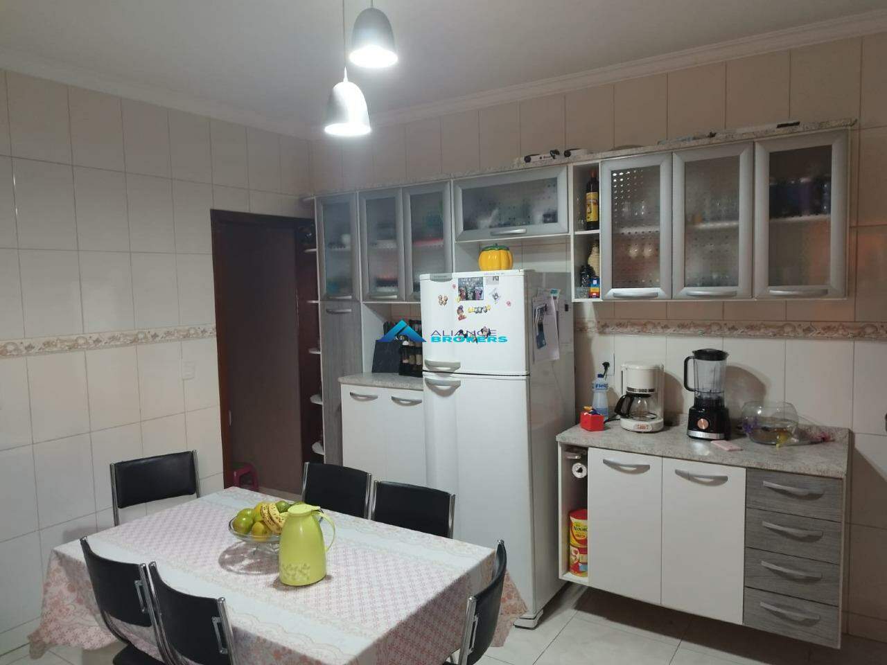 Casa à venda com 2 quartos, 112m² - Foto 11