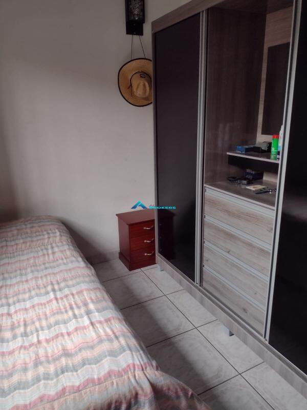 Casa à venda com 3 quartos, 192m² - Foto 14