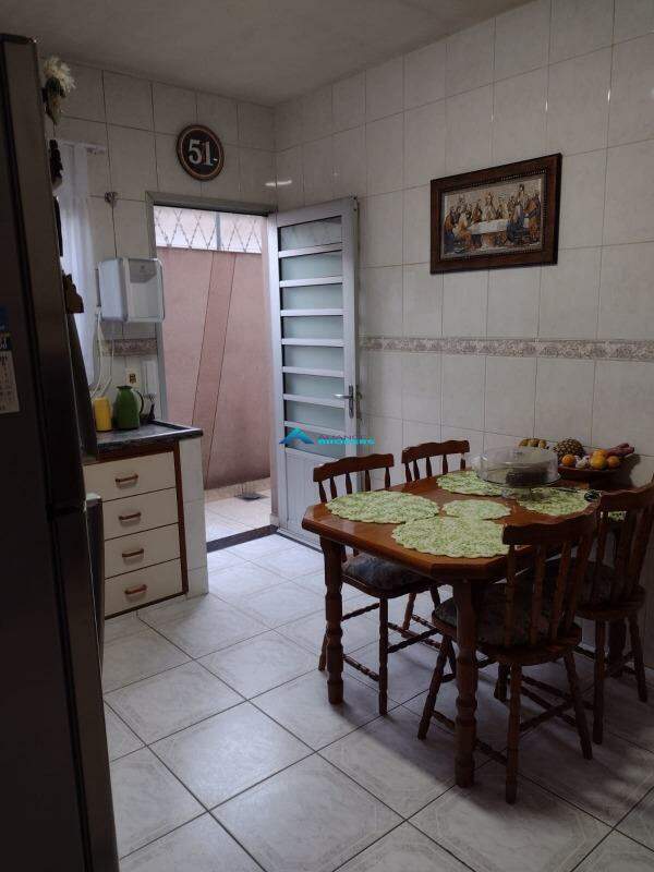 Casa à venda com 3 quartos, 192m² - Foto 5