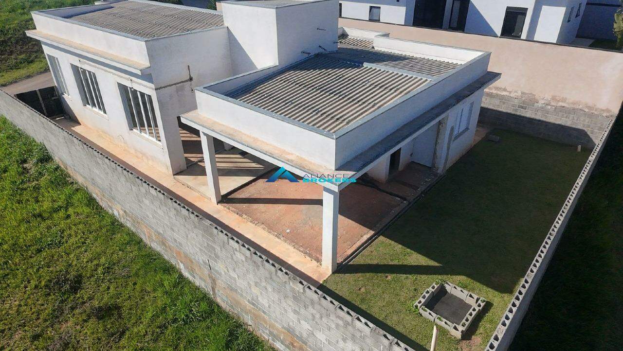 Casa à venda com 3 quartos, 189m² - Foto 1