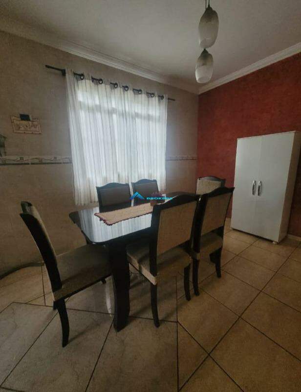 Casa à venda com 3 quartos, 288m² - Foto 8