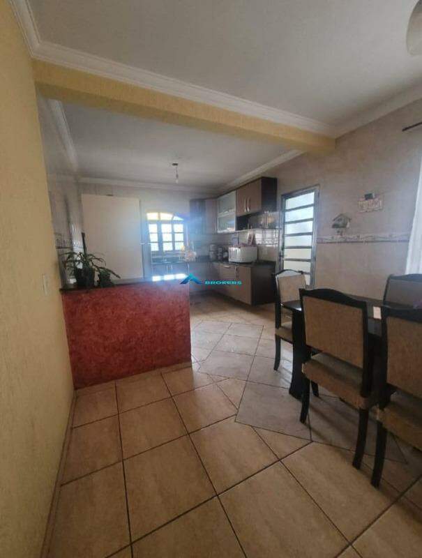 Casa à venda com 3 quartos, 288m² - Foto 25