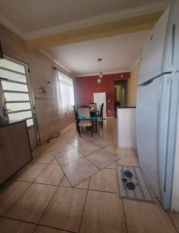 Casa à venda com 3 quartos, 288m² - Foto 21