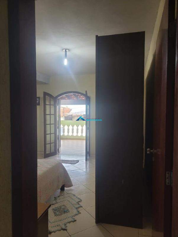 Casa à venda com 3 quartos, 288m² - Foto 22