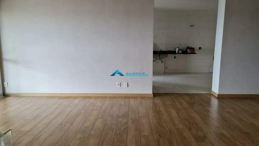 Apartamento à venda com 3 quartos, 158m² - Foto 2