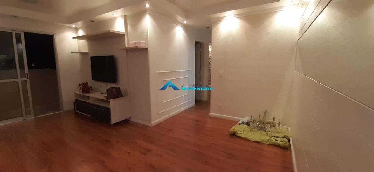 Apartamento à venda com 2 quartos, 74m² - Foto 1