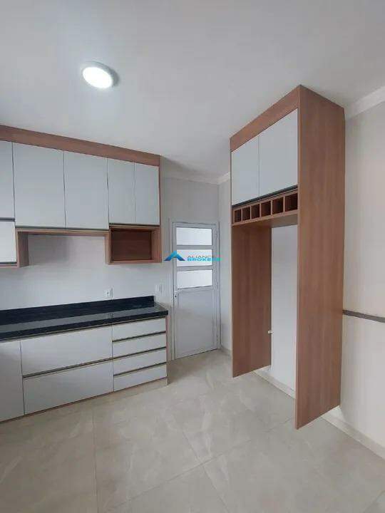 Casa à venda com 3 quartos, 99m² - Foto 5