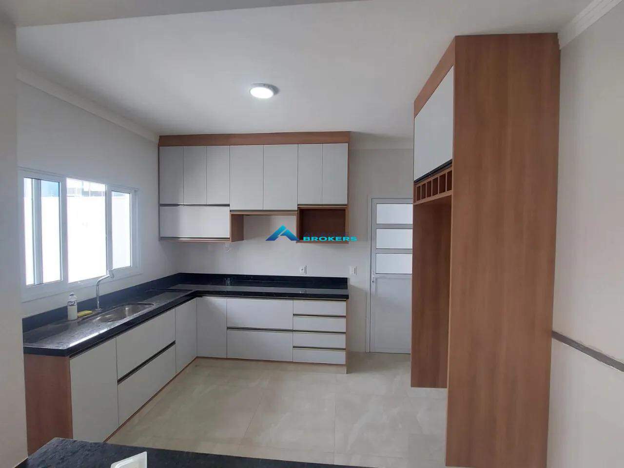 Casa à venda com 3 quartos, 99m² - Foto 2