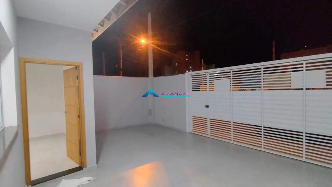 Casa à venda com 3 quartos, 99m² - Foto 1