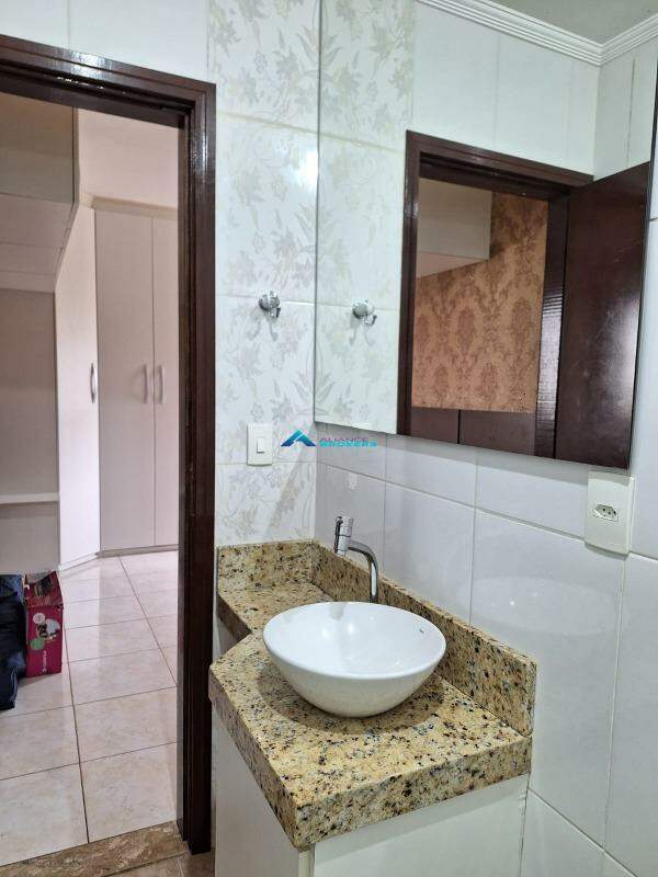 Apartamento à venda com 2 quartos, 70m² - Foto 11