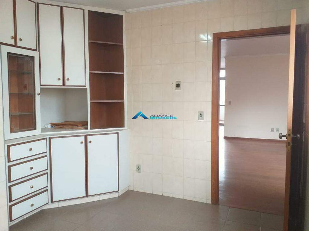 Apartamento à venda com 3 quartos, 174m² - Foto 26