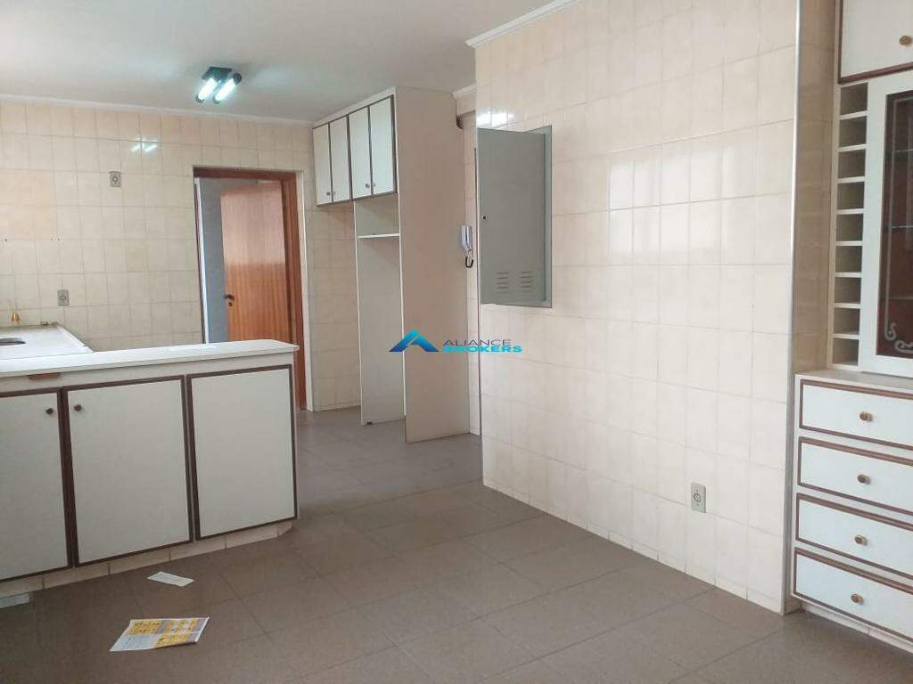 Apartamento à venda com 3 quartos, 174m² - Foto 25