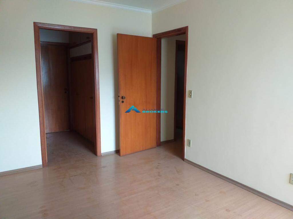 Apartamento à venda com 3 quartos, 174m² - Foto 9