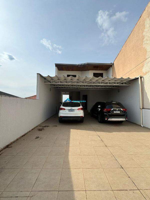 Casa à venda com 3 quartos, 354m² - Foto 2