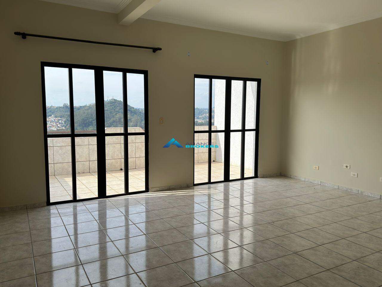 Casa à venda com 3 quartos, 354m² - Foto 4