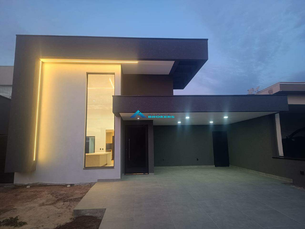 Casa de Condomínio à venda com 3 quartos, 141m² - Foto 1