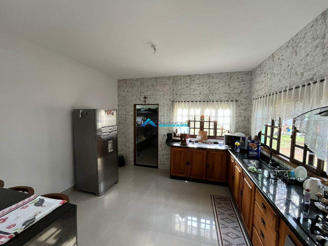 Fazenda à venda com 6 quartos, 400m² - Foto 27