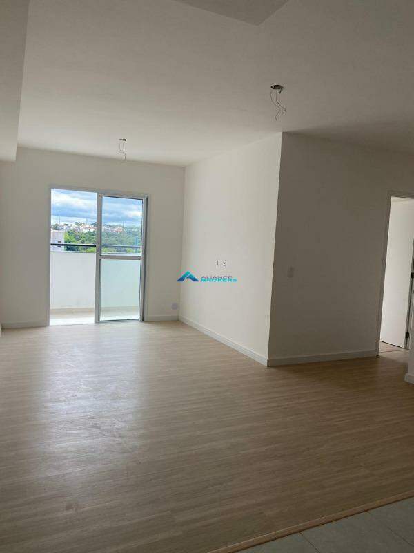 Apartamento à venda com 3 quartos, 78m² - Foto 3