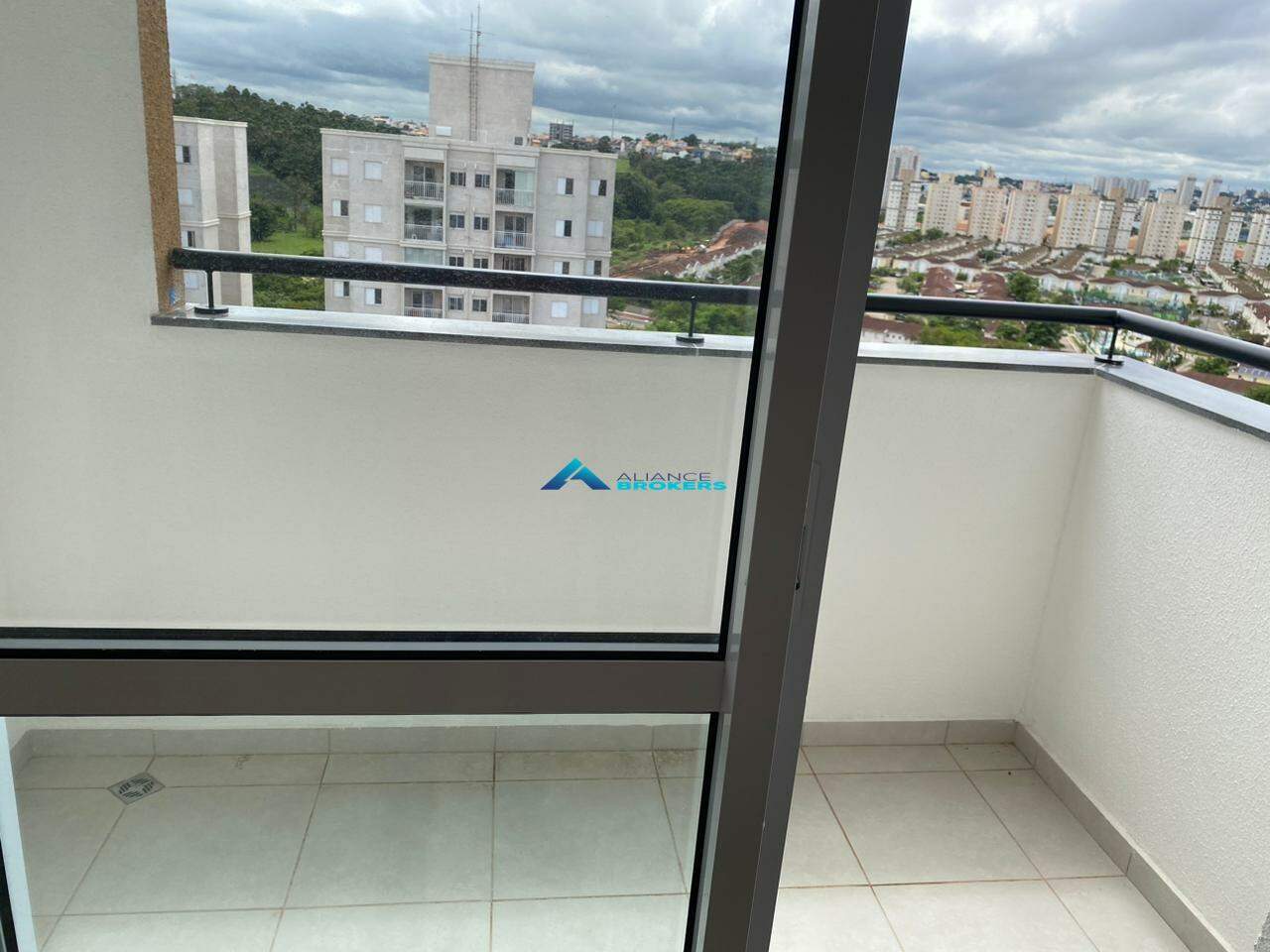 Apartamento à venda com 3 quartos, 78m² - Foto 1