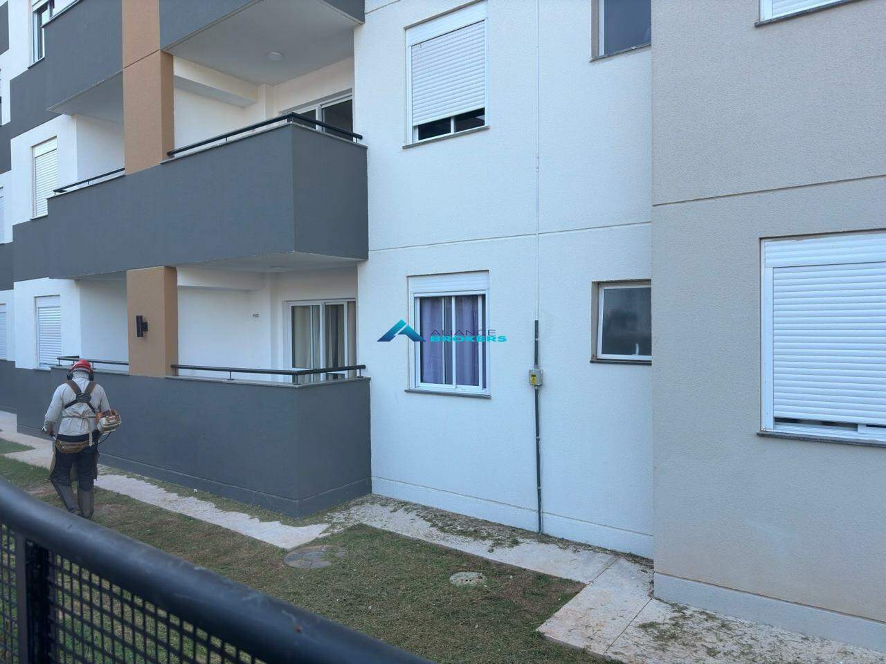 Apartamento à venda com 2 quartos, 64m² - Foto 4