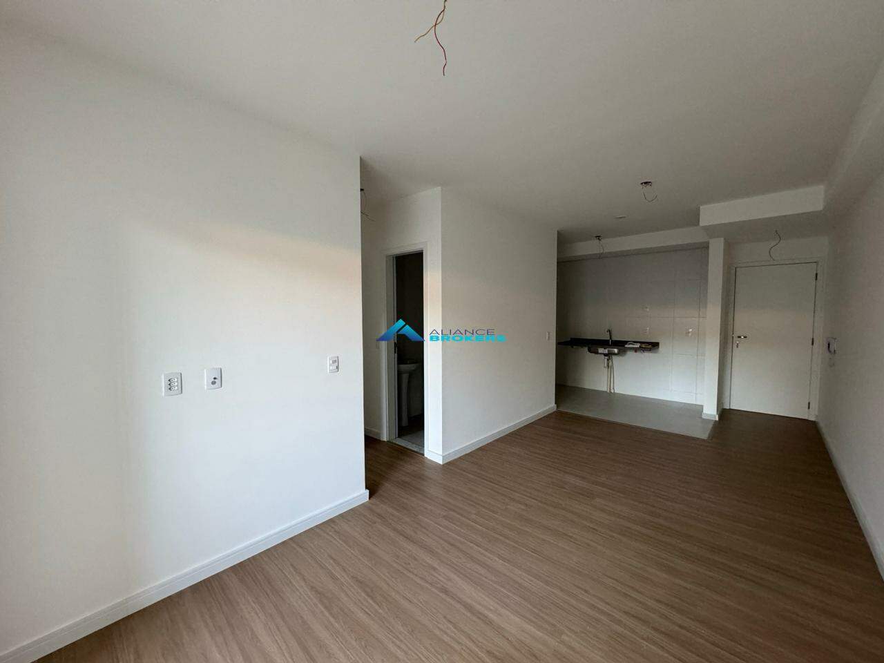 Apartamento à venda com 2 quartos, 64m² - Foto 8