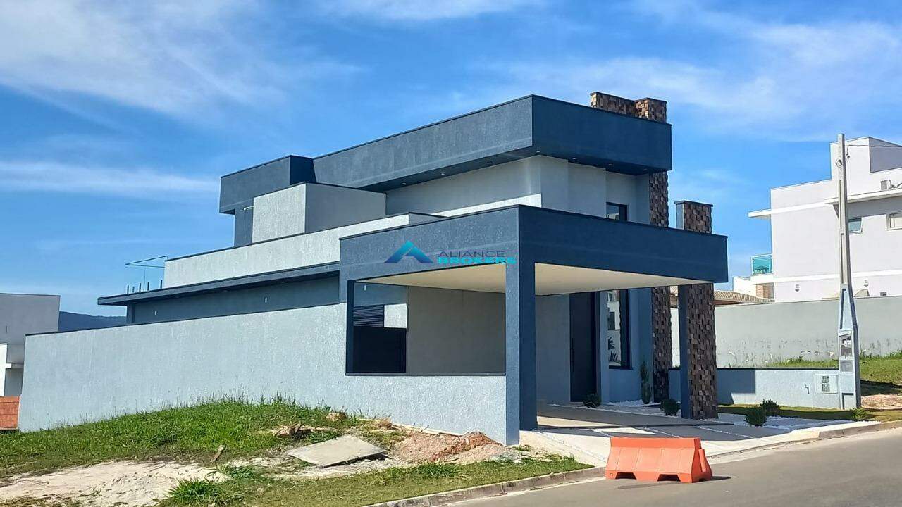 Casa de Condomínio à venda com 3 quartos, 210m² - Foto 4