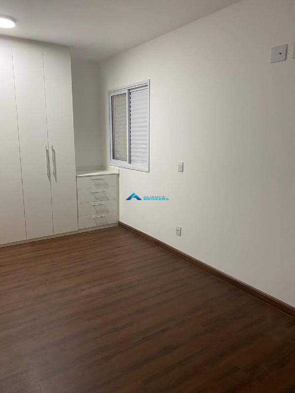 Apartamento à venda com 3 quartos, 113m² - Foto 18