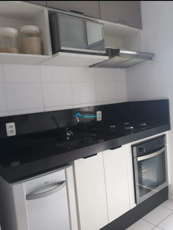 Apartamento à venda com 2 quartos, 66m² - Foto 2