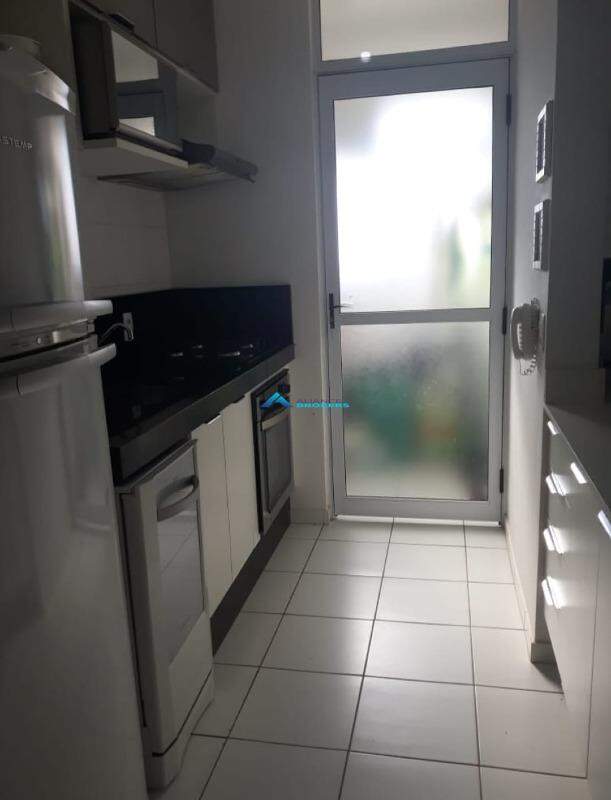 Apartamento à venda com 2 quartos, 66m² - Foto 10