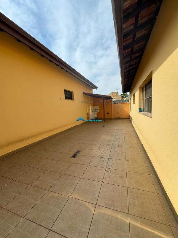 Casa à venda com 3 quartos, 303m² - Foto 23