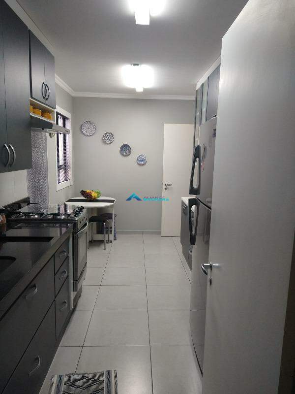 Apartamento à venda com 3 quartos, 96m² - Foto 11