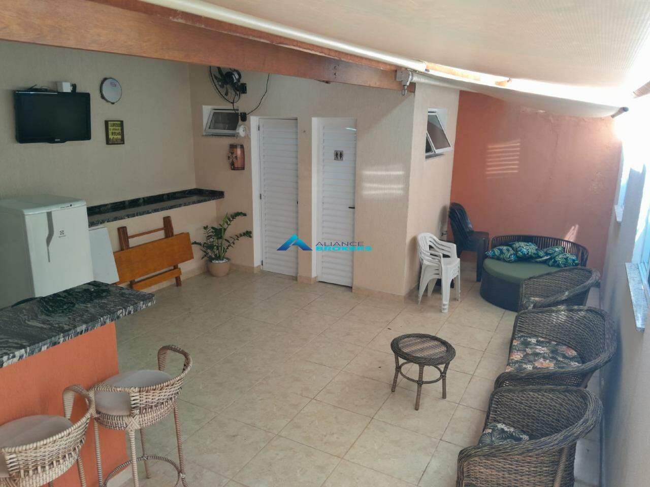 Casa à venda com 3 quartos, 121m² - Foto 11