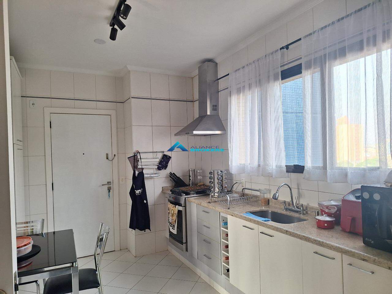 Apartamento à venda com 4 quartos, 144m² - Foto 9