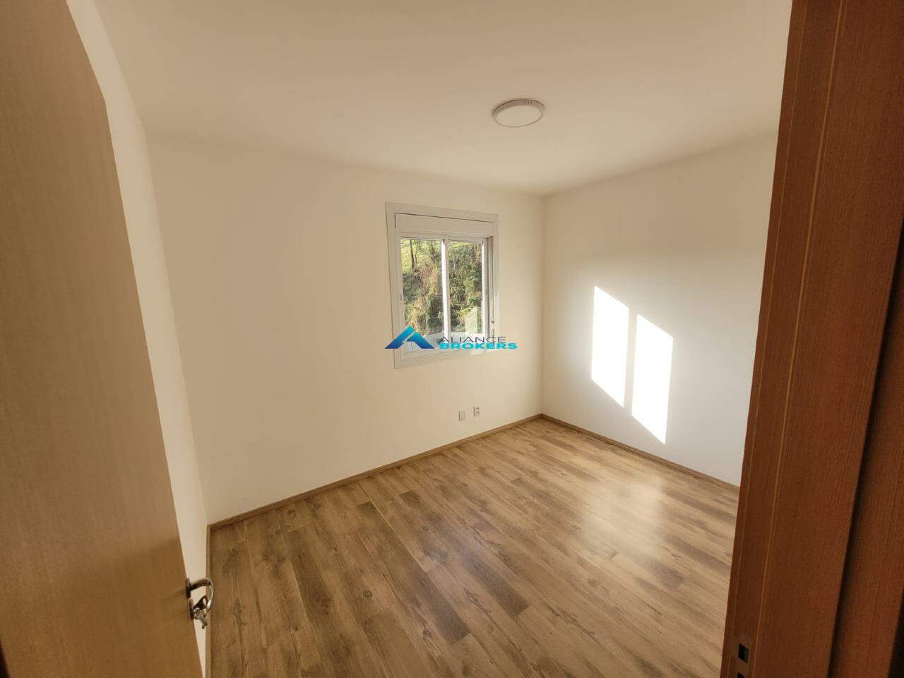 Apartamento à venda com 2 quartos, 71m² - Foto 3